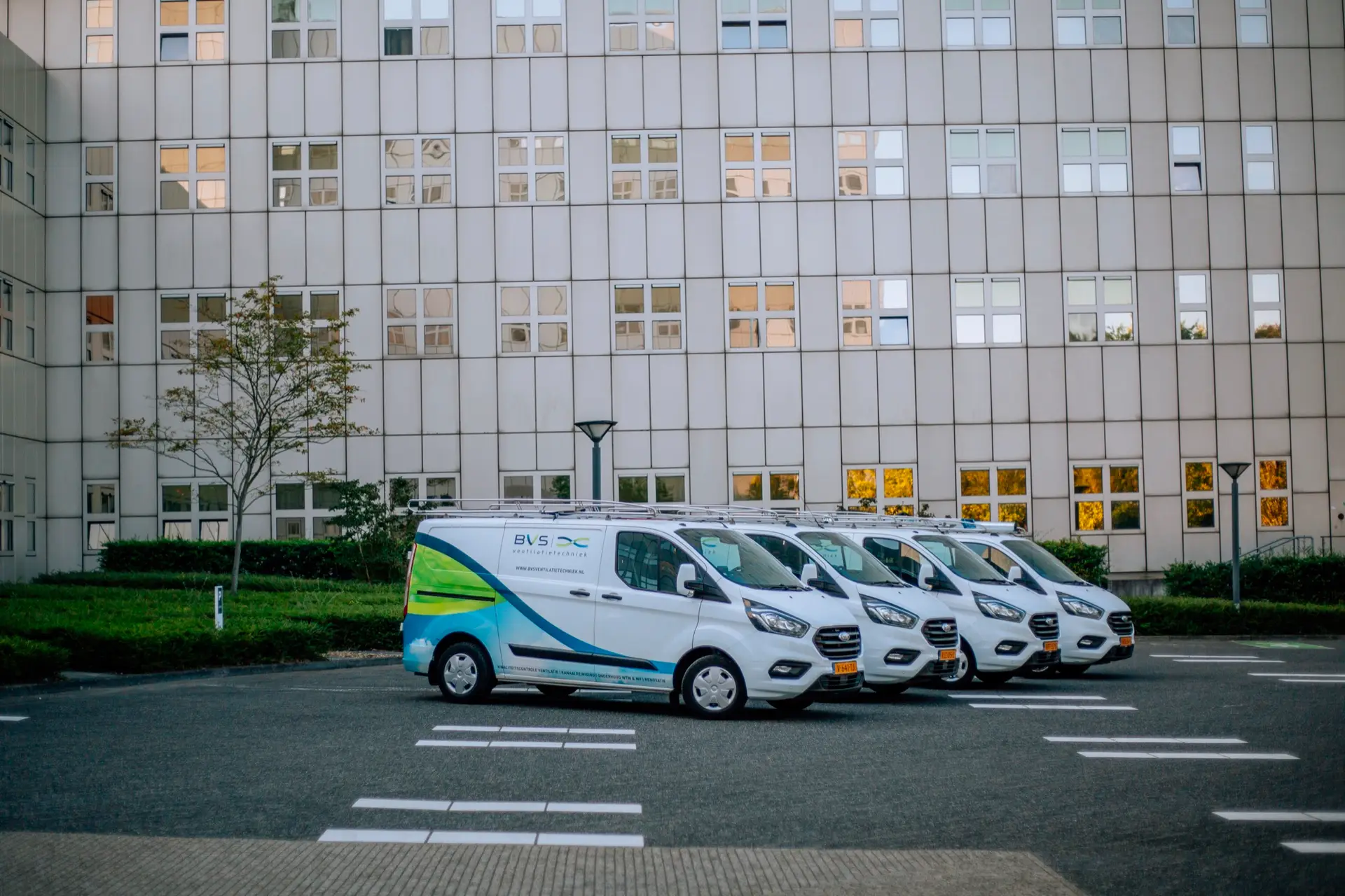 Wagenpark van BVS Ventilatietechniek bij PITground in Sittard